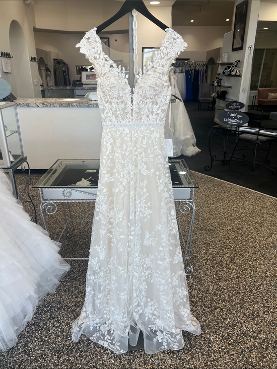 Mori Lee Dresses & Skirts - Mori Lee Ivory Floral Lace A-Line Wedding Dress